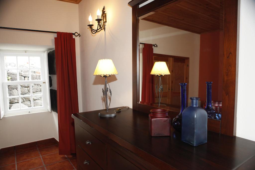 Casa Capelinhos Casa de hóspedes Capelo Quarto foto